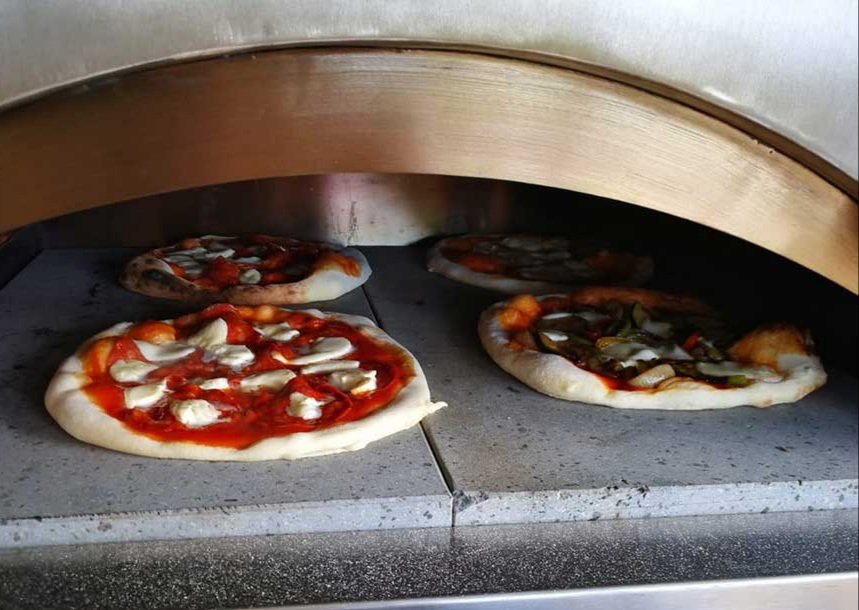 Four à Pizza Bois Professionnel pour Pizzaïolo et Restaurateur